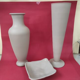 Γκρι διακοσμητικά βάζα