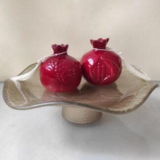 Χρυσή κυματιστή πιατέλα με πόδι και δύο ρόδια