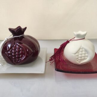 Σετ με δύο ρόδια, μπορντό και λευκό, με βάσεις γυάλινα πιάτα