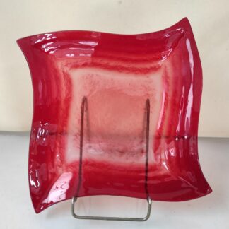 Κόκκινη κυματιστή πιατέλα